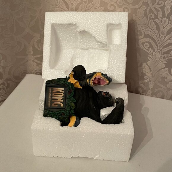 Carlton Cards Heirloom Ornament #148 King Kong to the Rescue - with Sound Effect - Picture 8 of 14